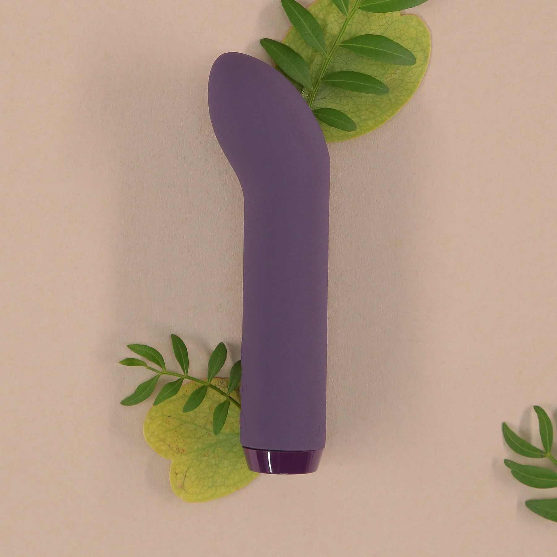 Je Joue G-Spot Bullet Waterproof Rechargeable Silicone Mini Vibrator - Image 12