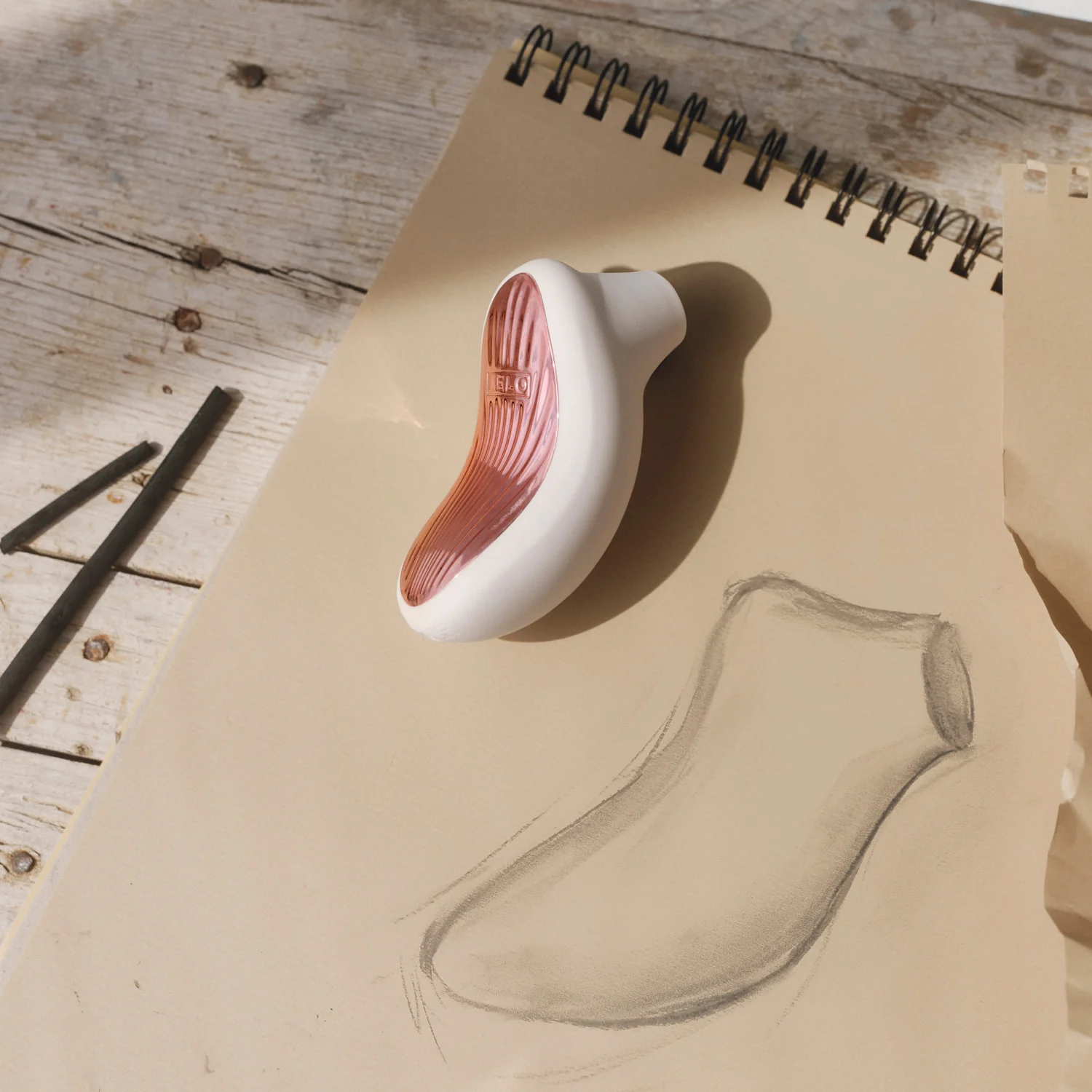 LELO SONA™ 3 Waterproof Rechargeable Sonic Clitoral Massager - Image 2