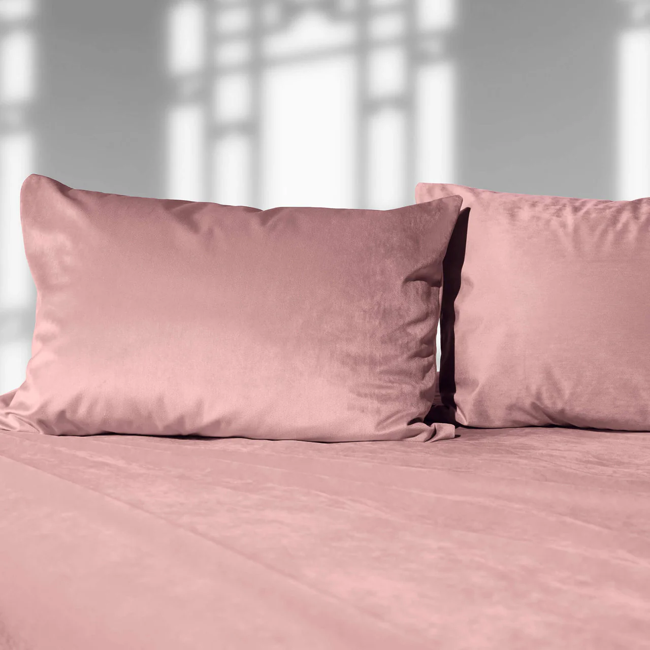 Liberator Liquid Velvet Sheet & Pillow Covers - King Size, Rose - Image 2