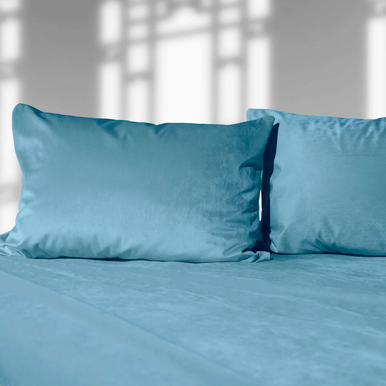 Liberator Liquid Velvet Sheet & Pillow Covers - Queen Size, Cyan - Image 2